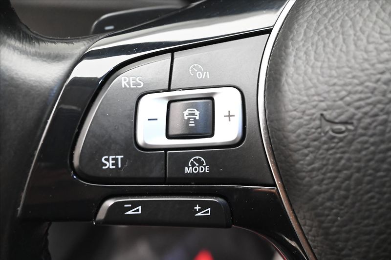 Volkswagen Passat 2,0 TDI 140kW DSG Alltrack 4Mo - fotka 23 z 32