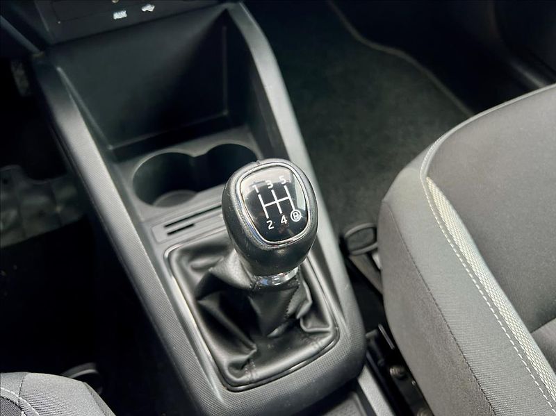 Škoda Fabia 1,0 MPI / KLIMA - fotka 30 z 37