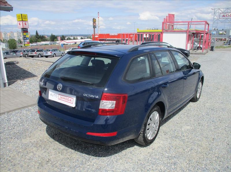 Škoda Octavia 1,6 TDI, Eleg, ZAMLUVENA - fotka 8 z 32