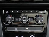Volkswagen Touran 2,0 TDI DSG Highline 7Míst DPH - náhled 28