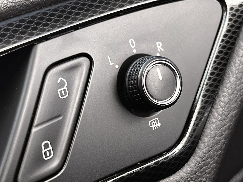 Volkswagen Golf 2.0 TDi 110kw plný servis!  - fotka 24 z 24