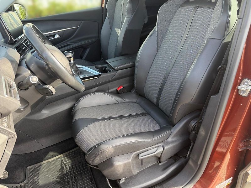 Peugeot 5008 (2022) ALLURE 1.5BHDI 96kW CZ DPH   - fotka 7 z 11
