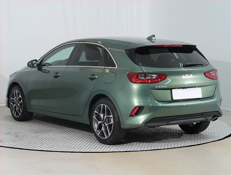 Kia Ceed (2025) 1.5 T-GDI - fotka 4 z 16
