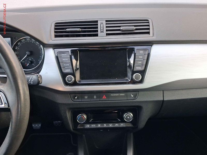 Škoda Fabia (2017) 1.0 TSi, Drive, navi, +kola - fotka 12 z 17