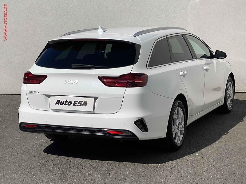 Kia Ceed (2024) 1.5 T-GDi SW, 1.maj,ČR, TOP - fotka 4 z 18