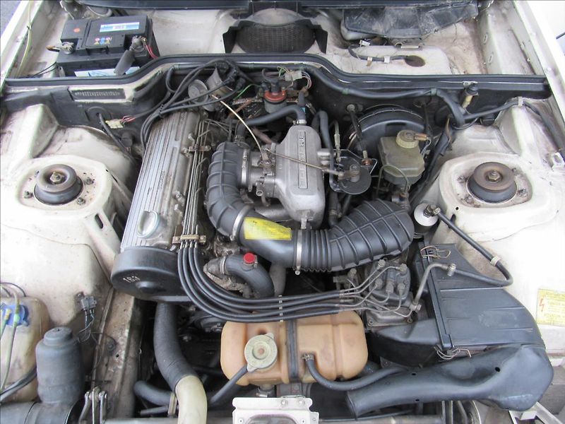 Porsche 924 2,0 Coupe Targa Automat - fotka 29 z 29