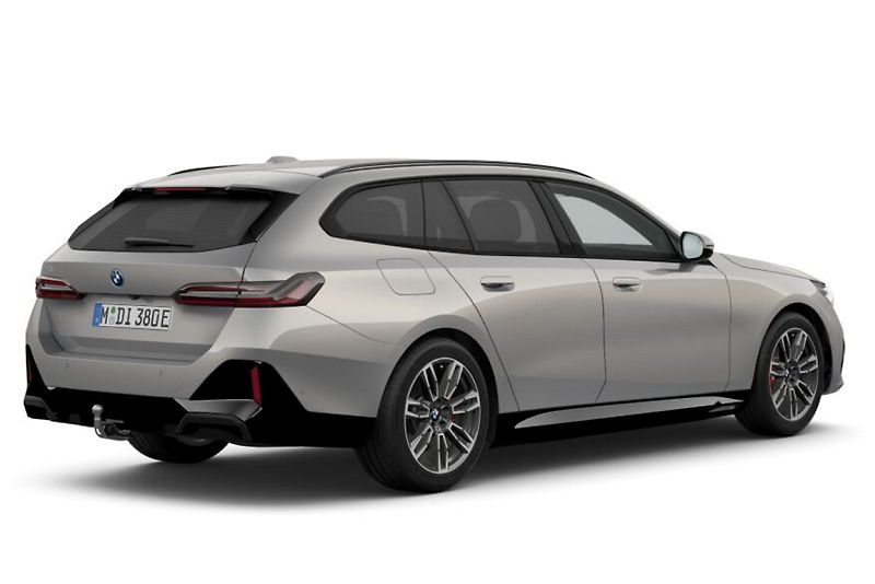 BMW i5 xDrive40 Touring - fotka 2 z 4