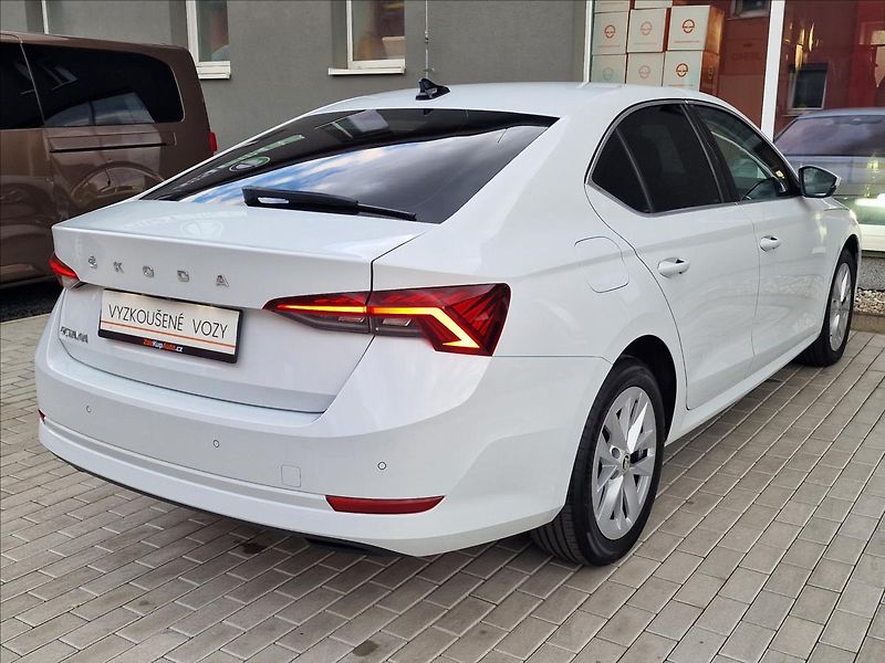 Škoda Octavia 2.0TDI Style, původ ČR,1.Maj. - fotka 10 z 50