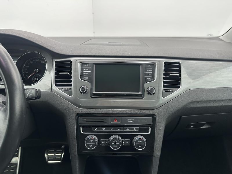 Volkswagen Golf Sportsvan (2016) 1.4 TSI DSG ser.knížka - fotka 21 z 43