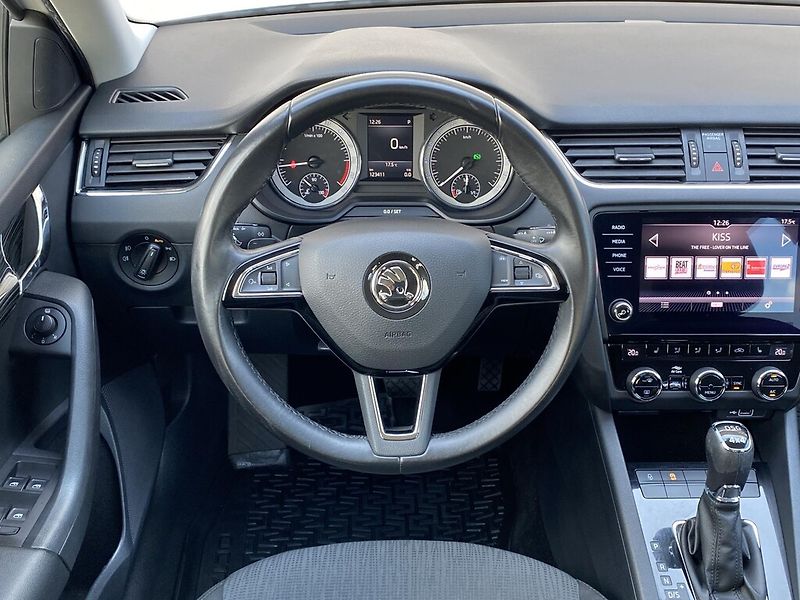 Škoda Octavia Combi 2,0 TDI 135 kW Style DSG - fotka 8 z 25