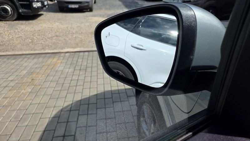 Ford Kuga (2022) 2.5i PHEV 165 kW ST-line AT TZ - fotka 19 z 42