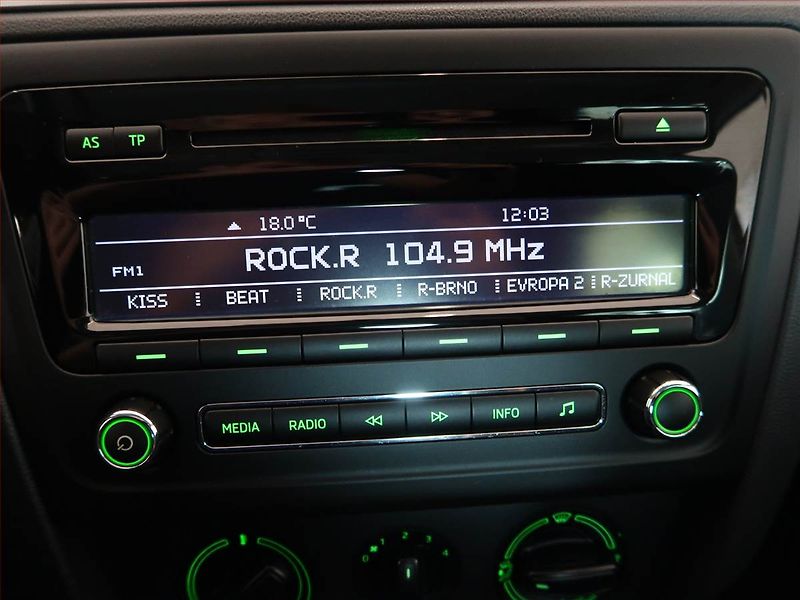 Škoda Rapid (2014) Spaceback 1.6 TDI, Serv.kniha - fotka 11 z 13