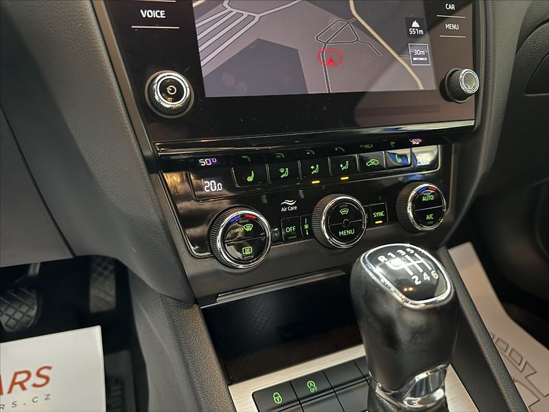 Škoda Octavia 2,0   TDI 110 kW DRIVE LED ACC - fotka 15 z 38