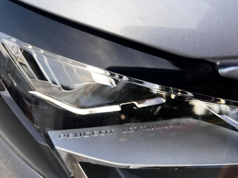 Peugeot 3008 (2024) 1.2 PureTech 96kW, Allure pack - fotka 6 z 26