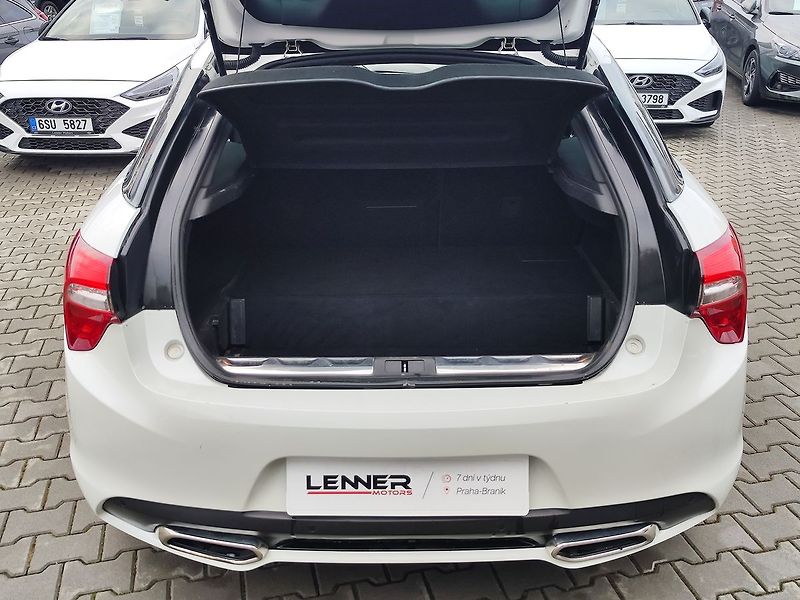 Citroën DS5 2.0 HDI/120kW hybrid4 Panorama - fotka 10 z 32