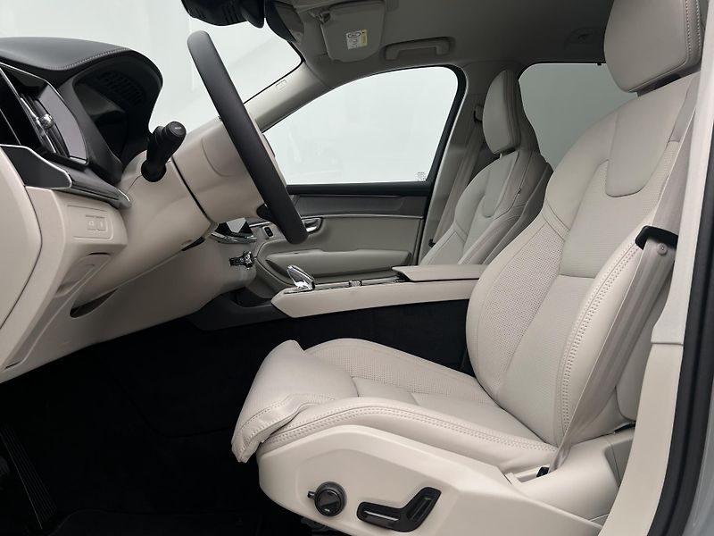 Volvo XC90 (2026) T8 AWD PLUS BRIGHT - fotka 3 z 45