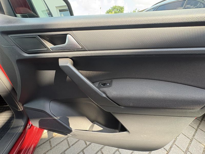 Volkswagen Caddy 2.0 TDI COMFORTLINE 75 kW M5F - fotka 25 z 27