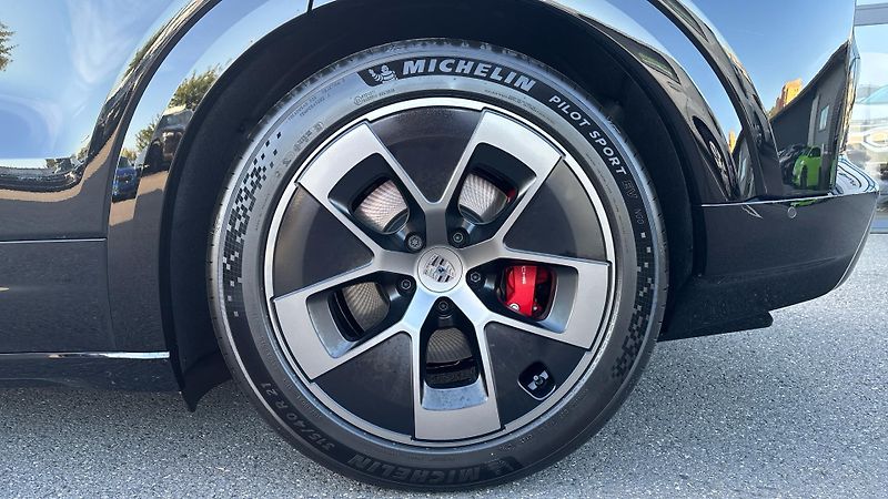 Porsche Cayenne Turbo Electric - fotka 12 z 25
