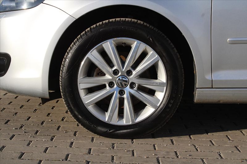Volkswagen Golf Plus 2.0TDI 103kW SERV.KNIHA - fotka 9 z 22