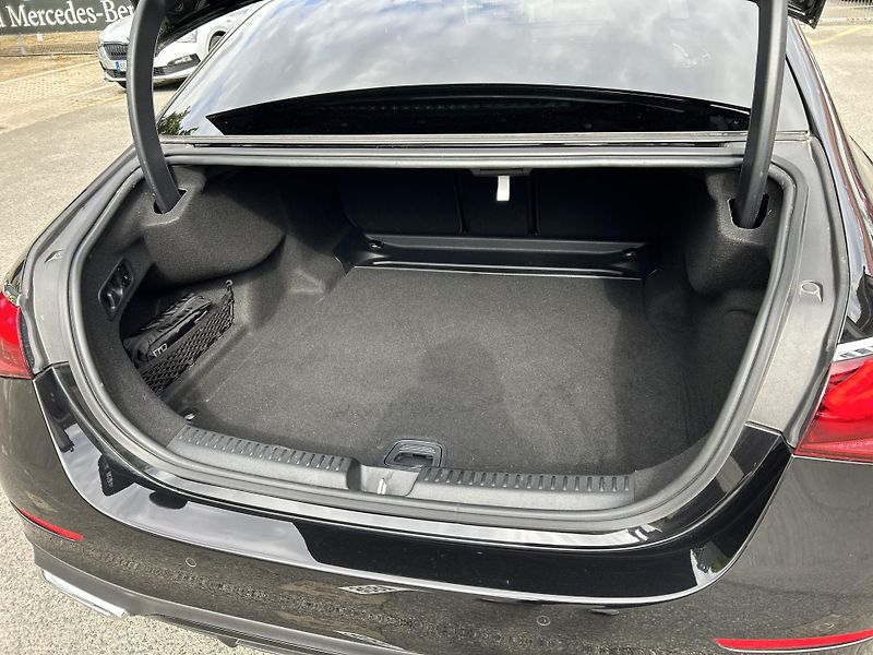 Mercedes-Benz Třídy E E 220d 4Matic AMG - fotka 27 z 28