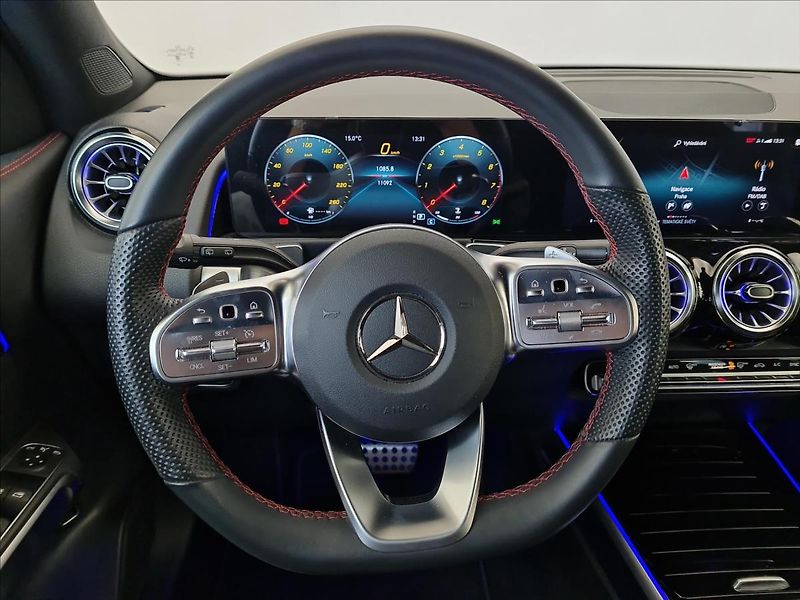 Mercedes-Benz GLB 200 4MATIC AMG Line - fotka 10 z 22