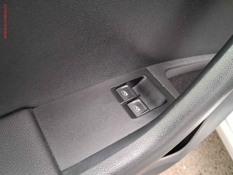 Škoda Octavia (2016) 1.6TDi, ČR, AC, výhřev sed - fotka 13 z 14