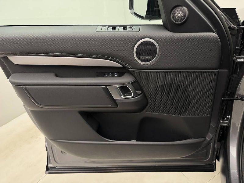Land Rover Discovery (2023) 3.0 Dynamic SE, tažné, odpočet - fotka 26 z 48