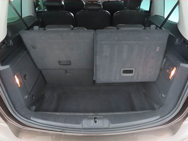 Volkswagen Sharan (2011) Highline 2.0 TDI, 4X4, 7 míst - fotka 18 z 18