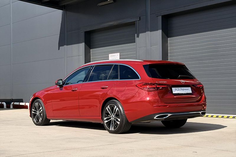 Mercedes-Benz Třídy C (2024) C 300 de 4Matic EQ - fotka 9 z 100