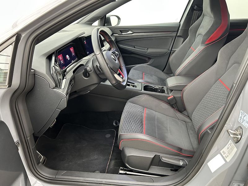 Volkswagen Golf 2.0 GTI  PERFORMANCE - fotka 6 z 29