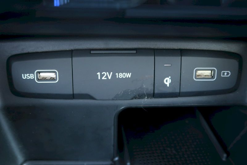 Hyundai Tucson (2022) 1,6 CRDi 100 kW 4x4 AUTOMAT - fotka 10 z 27