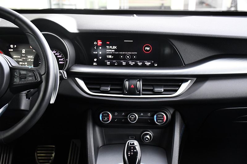 Alfa Romeo Stelvio 2.0TURBO 16V Q4 147kW SPRINT - fotka 8 z 45