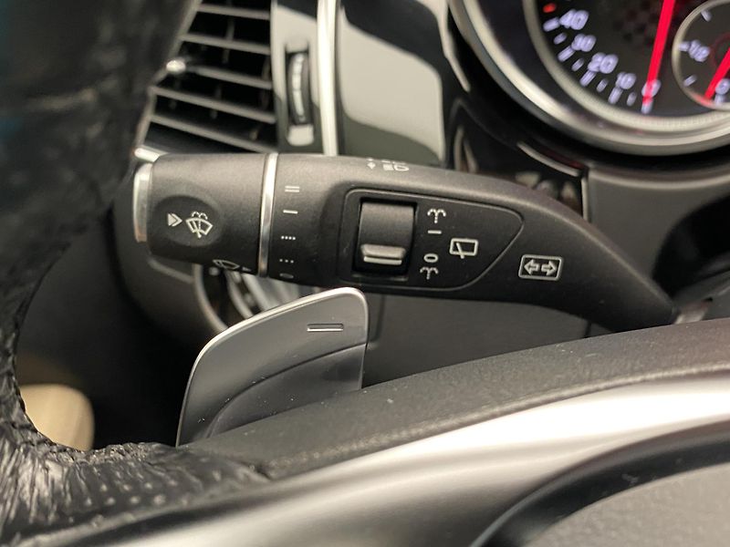 Mercedes-Benz GLE 43 AMG 4MATIC AUT  - fotka 21 z 67