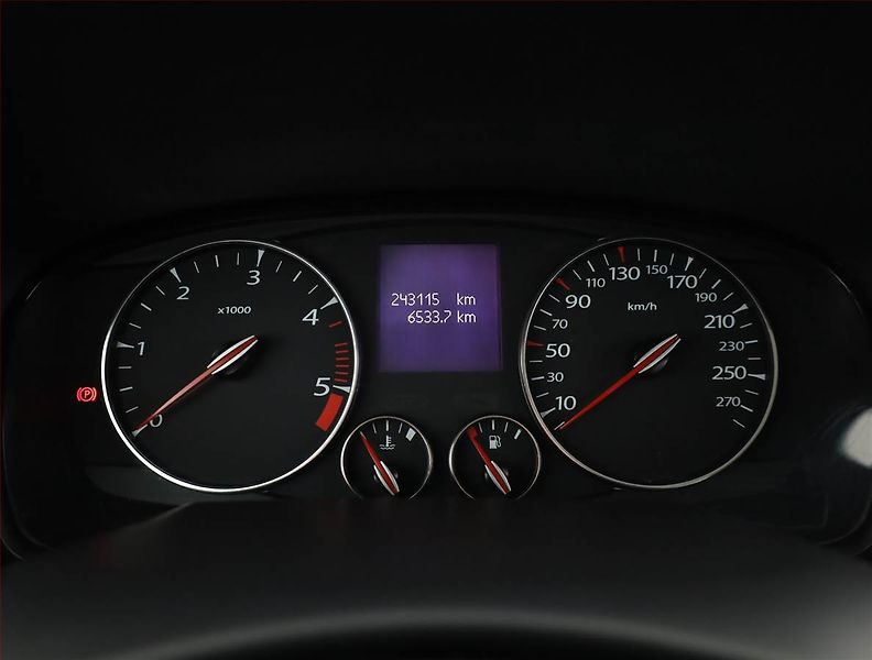 Renault Laguna (2011) 2.0 DCi, po STK, Tažné - fotka 9 z 19