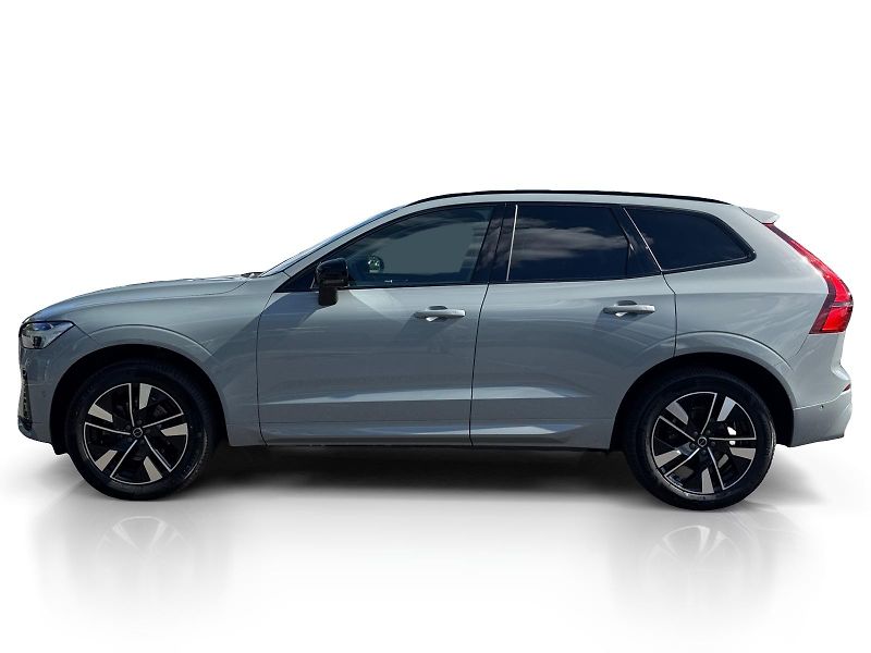 Volvo XC60 B5 AWD PLUS/360/1 maj/ + kola - fotka 2 z 49