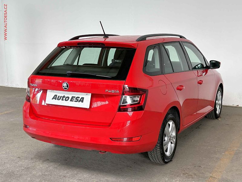 Škoda Fabia (2019) 1.0 TSI, ČR, LED, AC, temp - fotka 4 z 15