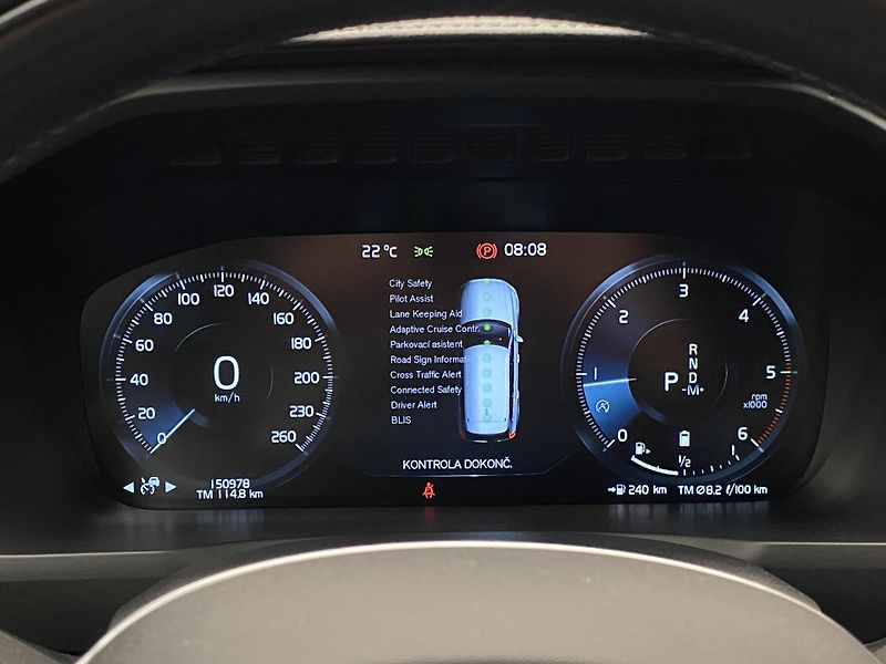 Volvo XC90 B5 AWD INSCRIPTION 7Míst - fotka 43 z 55