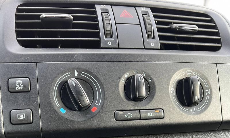 Škoda Fabia (2013) KOMBI DSG AUTOMAT - fotka 13 z 16