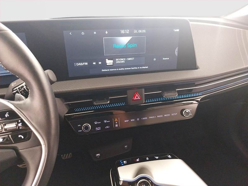 Kia EV6 (2023) AWD 77.4 kWh, SoH 94% - fotka 12 z 24