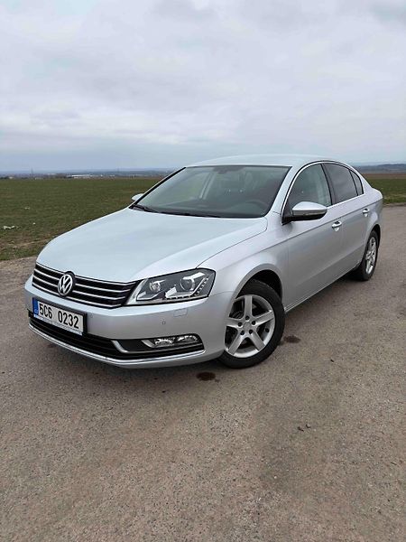 Volkswagen Passat (2012) 2.0 /103kW - fotka 1 z 15