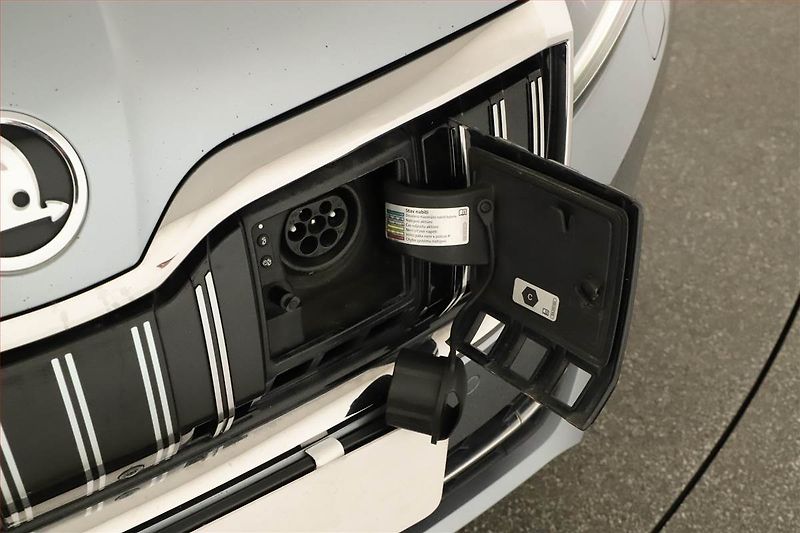 Škoda Superb (2020) Laurin&Klement iV 1.4 TSI PHEV - fotka 21 z 22