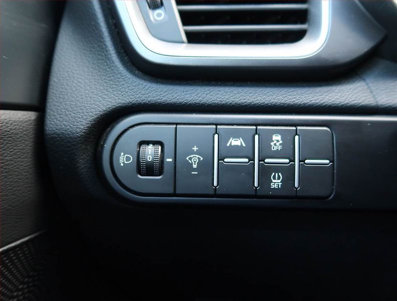 Kia Ceed (2023) Spin 1.0 T-GDI, SPIN, DPH - fotka 17 z 20