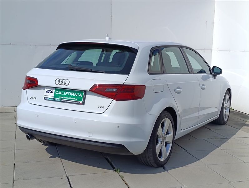 Audi A3 1,6 TDi Bi-xenon,Navi,Tempomat - fotka 7 z 34