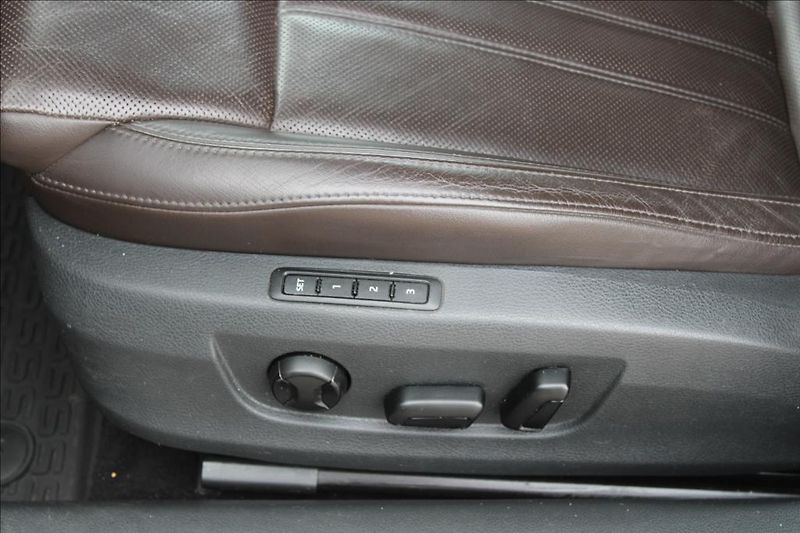 Škoda Superb 2,0 TDi  L&K, 140KW, DSG, ČR - fotka 22 z 46