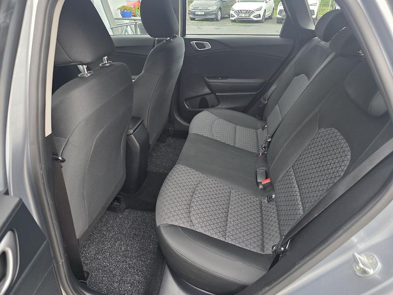 Kia Ceed (2023)  1.5T-GDi 118kW FRESH 1MAJITEL - fotka 9 z 21
