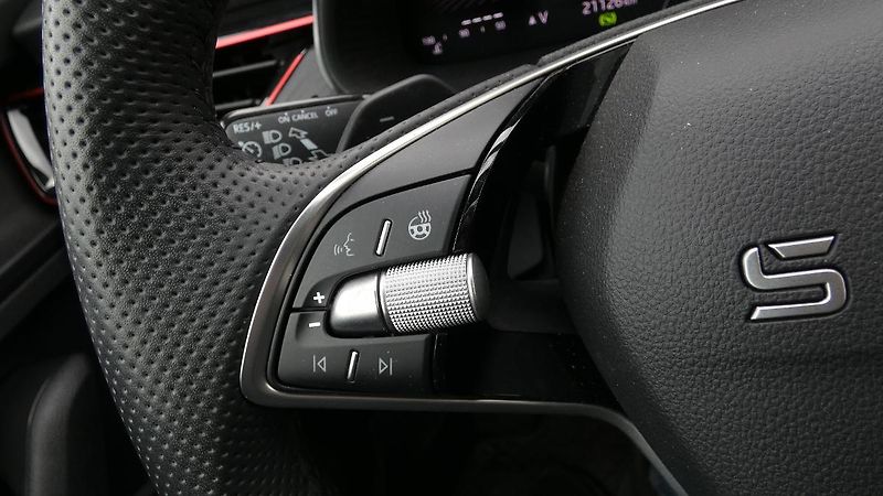Škoda Scala TSI 85kW Monte Carlo DSG - fotka 11 z 24