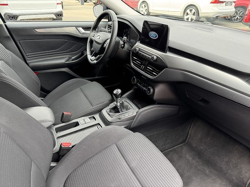 Ford Focus (2018) 2.0TDCi Titanium LED Kamera - fotka 14 z 49