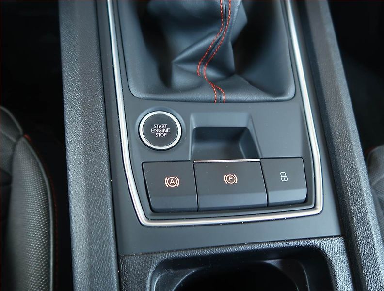 Seat Leon (2020) 1.5 TSI, Kůže, Navi, Tempomat - fotka 17 z 18