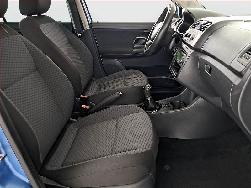 Škoda Fabia (2013) 1.2 12V, nová STK - fotka 9 z 16