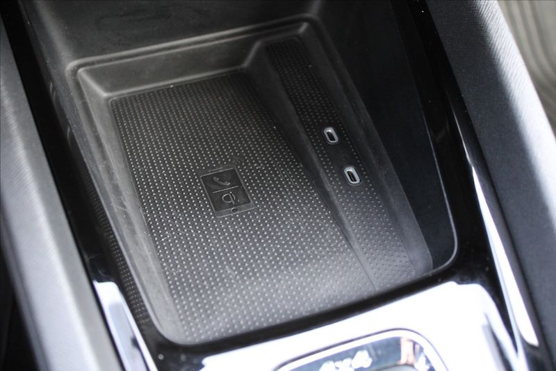 Škoda Octavia 2,0 TDI  RS,AUTOMAT,4x4,120LET - fotka 24 z 46